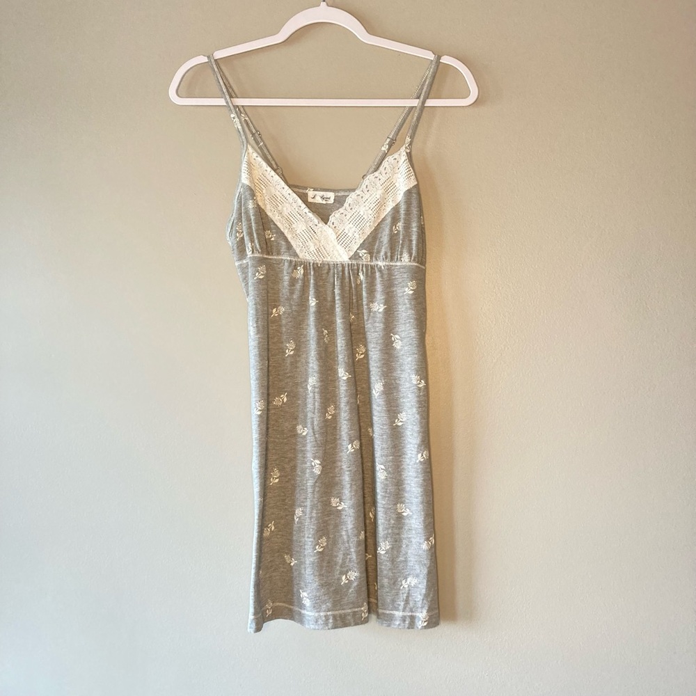 Lucky Brand S Nightgown Gray White sexy loungewear Floral. Comfortable